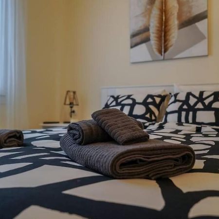 Modern Apartment In The City Center Ioannina Eksteriør billede