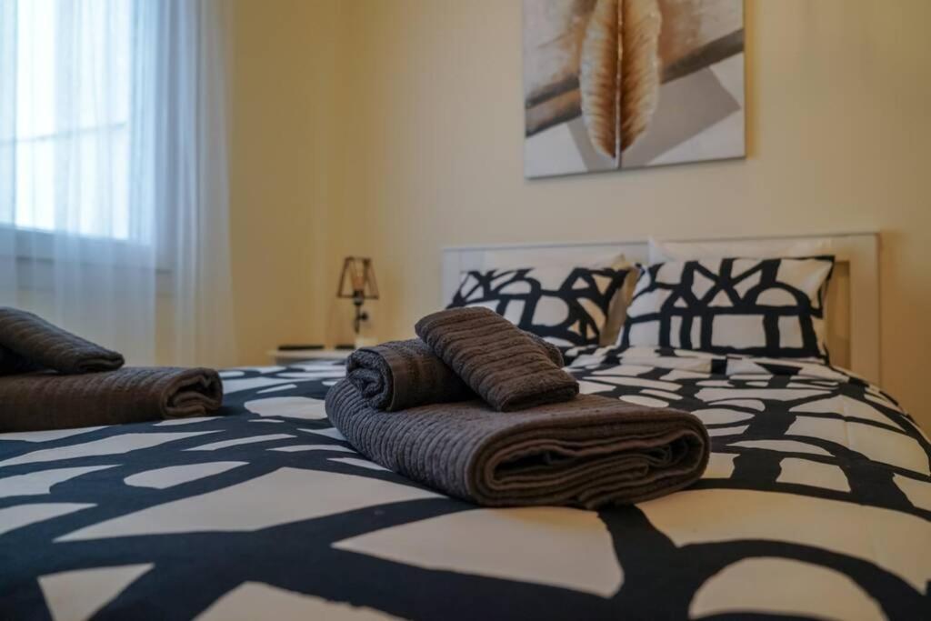 Modern Apartment In The City Center Ioannina Eksteriør billede