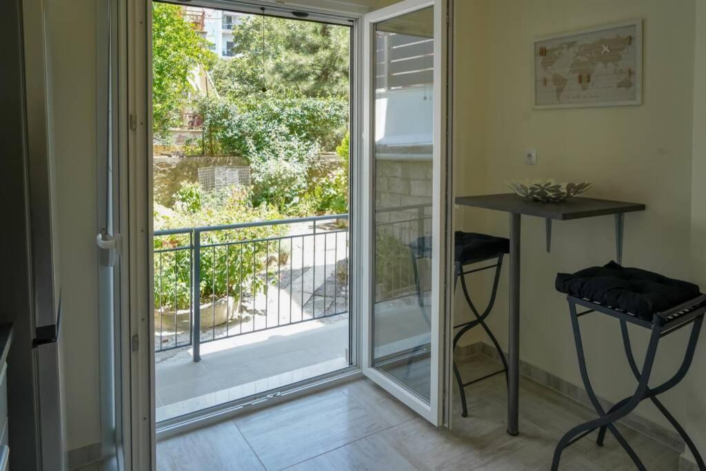 Modern Apartment In The City Center Ioannina Eksteriør billede