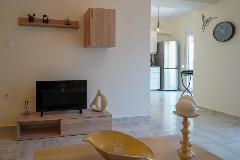 Modern Apartment In The City Center Ioannina Eksteriør billede