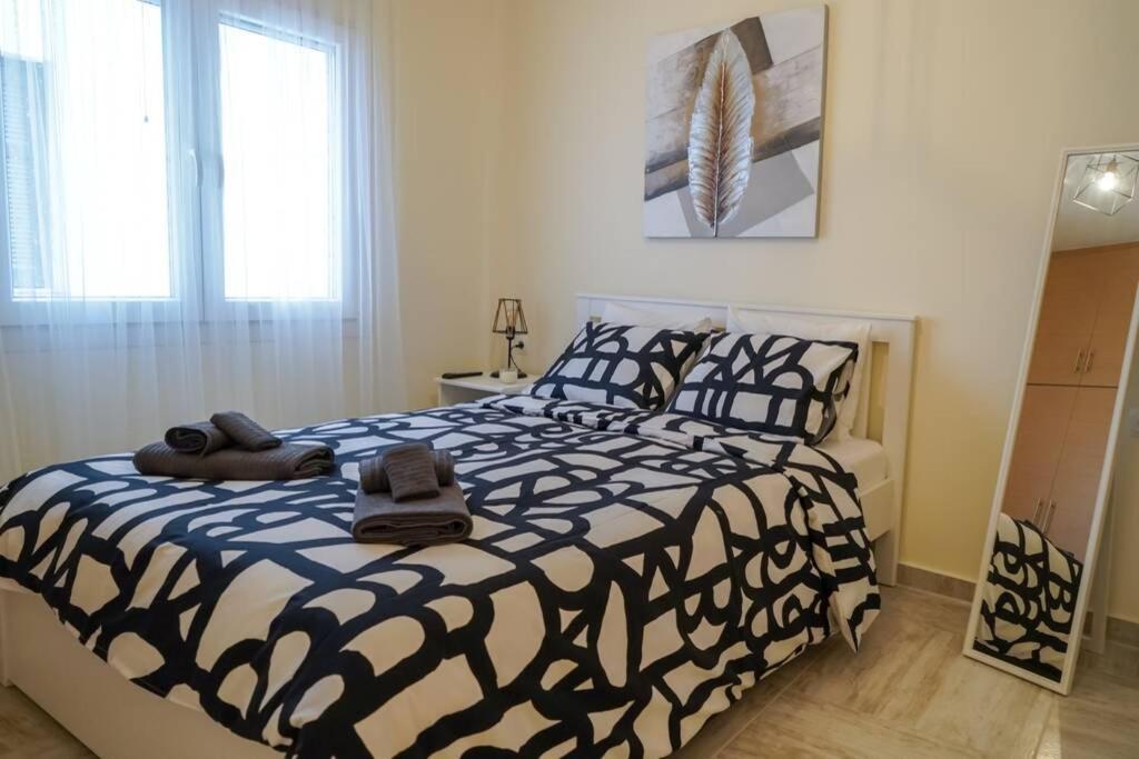 Modern Apartment In The City Center Ioannina Eksteriør billede