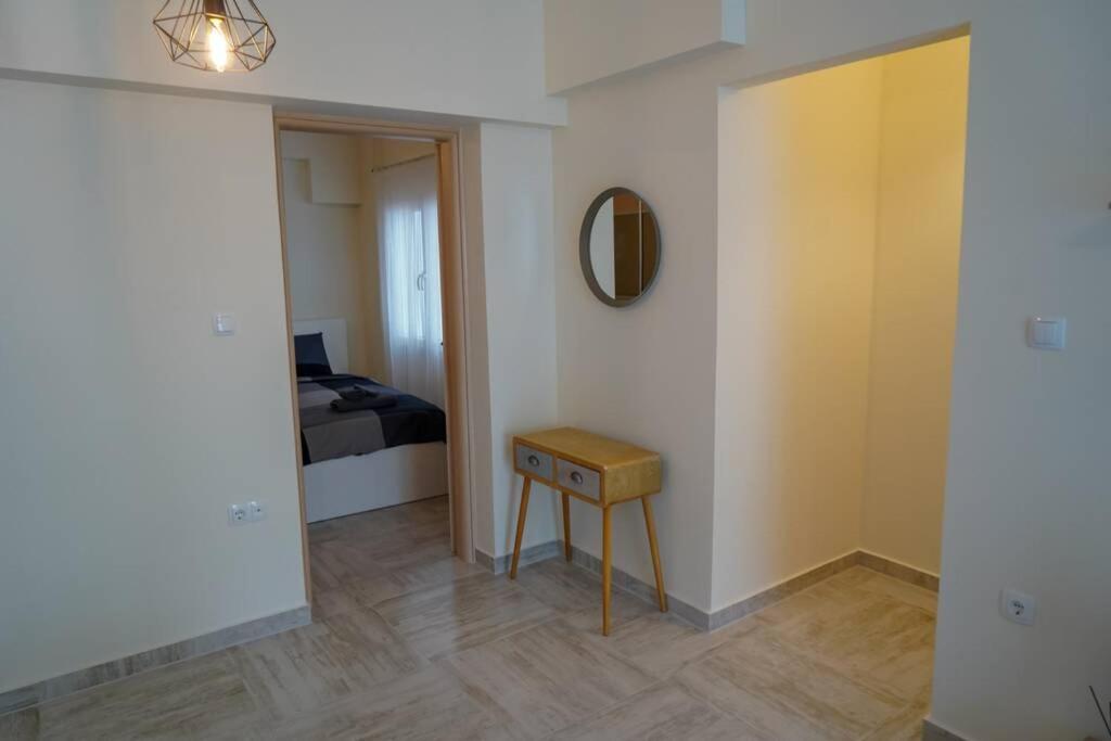 Modern Apartment In The City Center Ioannina Eksteriør billede
