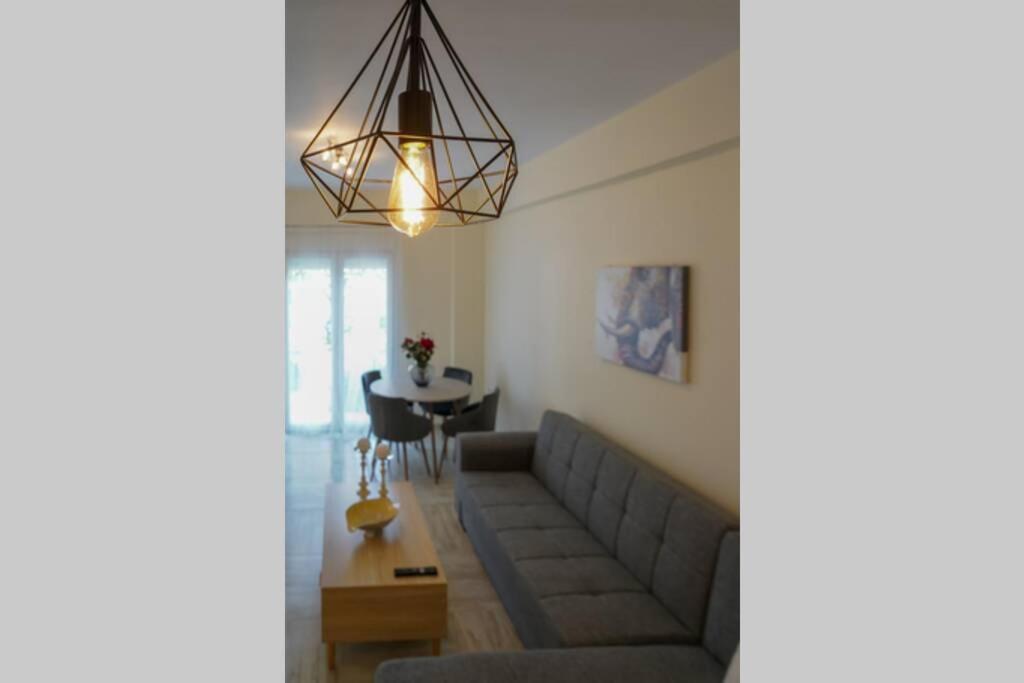 Modern Apartment In The City Center Ioannina Eksteriør billede